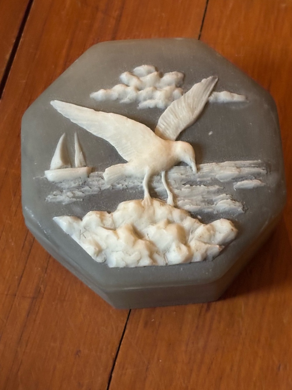 Incolay stone octagonal trinket box
Vintage piece